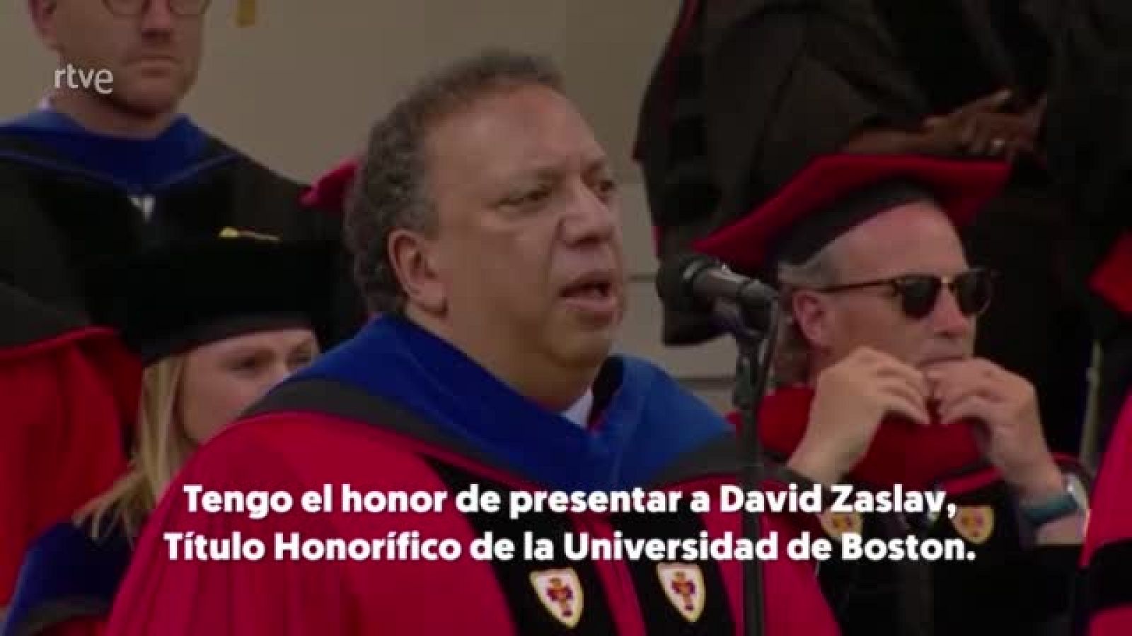 EE.UU.: Abuchean al CEO de la Warner Bros durante un acto en la universidad de Boston