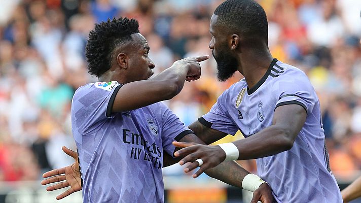 Telediario 2 - Reacciones en la política a insultos racistas a Vinicius: Brasil se queja y Sánchez anuncia "tolerancia cero"