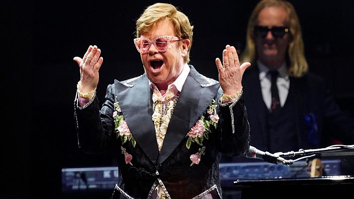 Gloriosa despedida de Elton John de su público en Barcelona