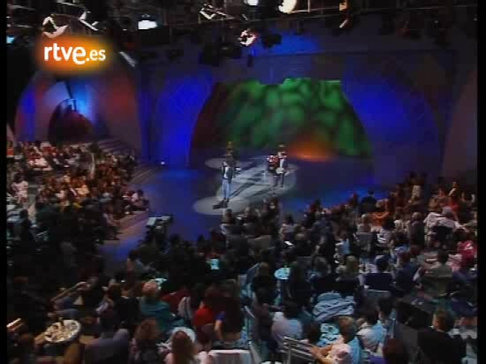 Miguel Bosé interpreta 'Bambú' en 1991 en 'Viva el espectáculo'