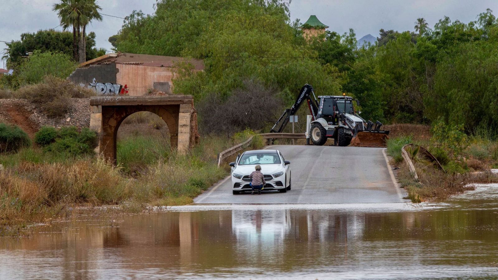 Las lluvias anegan bajos, carreteras y viviendas en Murcia y en la Comunidad Valenciana - Ver ahora