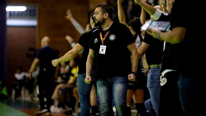 Balonmano - "Suso", entrenador del Costa del Sol Málaga: "El primer partido va a marcar el devenir de la eliminatoria"