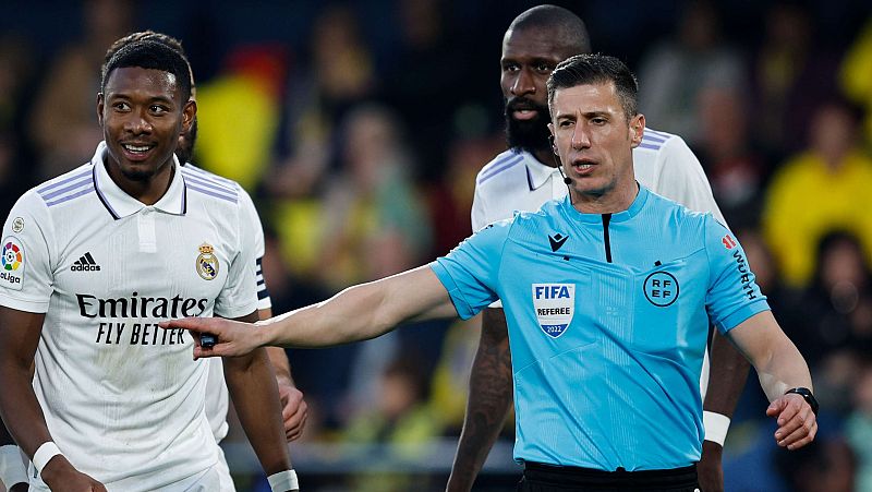 Los árbitros cesados denuncian a la Federación por despido improcedente - ver ahora