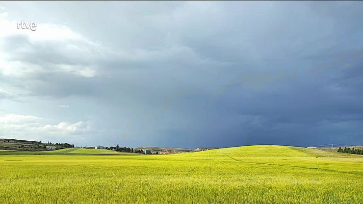 Chubascos y tormentas localmente fuertes o muy fuertes en áreas de la mitad oriental peninsular y de Baleares