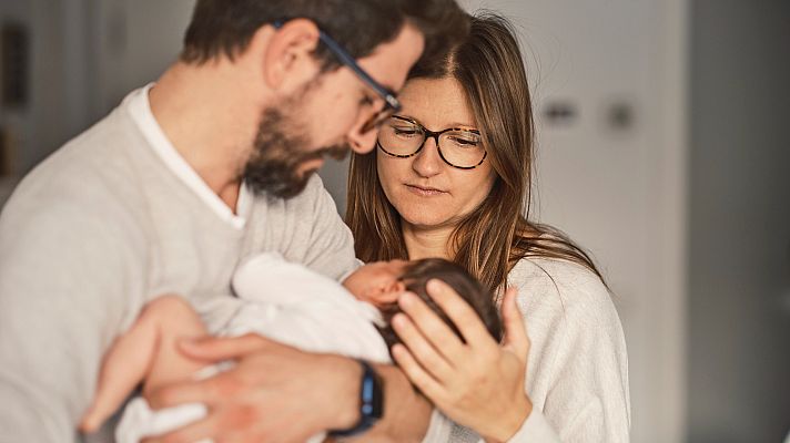 Hablando claro - ¿Cuánto cuesta y cuánto desgrava tener un hijo?