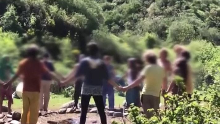 Telediario 1 - Una comuna hippie acampa la Sierra de Grazalema en Cádiz