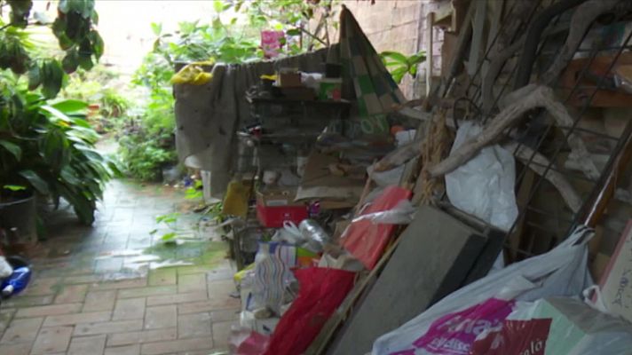 Telediario 2 - Síndrome de Diógenes: un trastorno por acumulación de objetos
