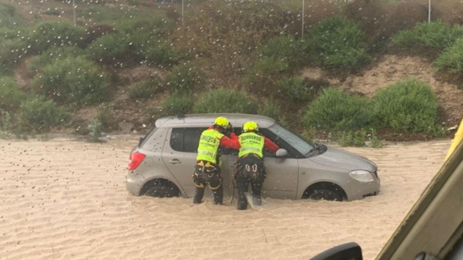 Caos por las lluvias en Murcia: quince personas rescatadas