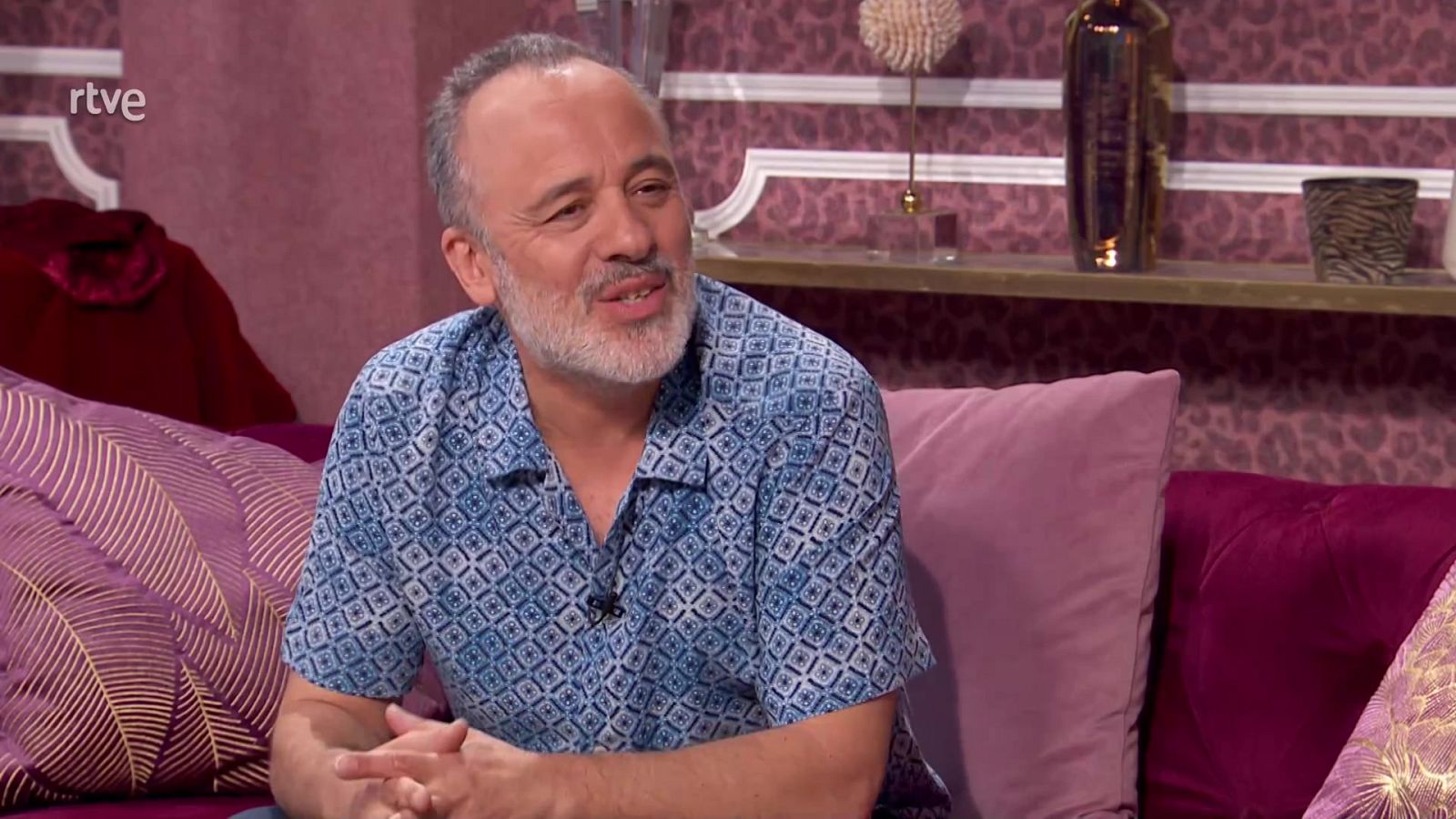 Cinde barrio - Los pecados de una chica casi decente (presentación) - ver ahora