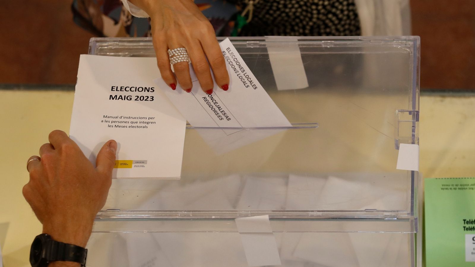 Elecciones 28M - Los candidatos al Ayuntamiento de Barcelona depositan su voto