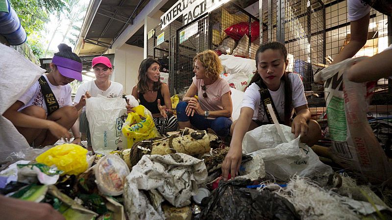 Españoles en conflictos - Mar de plástico. Filipinas - Ver ahora