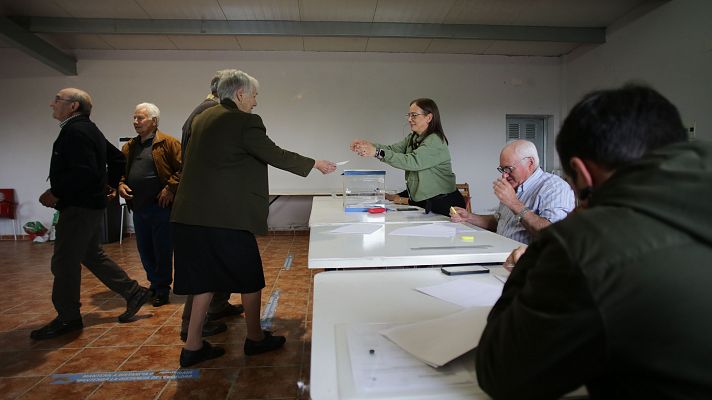 Telediario 1 - Vuelco en las elecciones autonómicas: el PSOE pierde comunidades autónomas claves