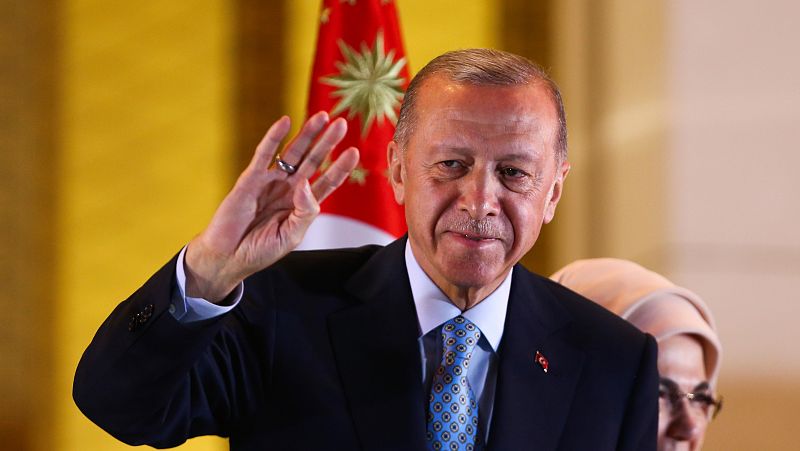 Erdogan gana las elecciones y seguirá en el cargo cinco años más