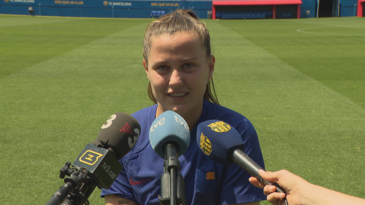 Fútbol - Claudia Pina: "Llevo dos finales perdidas y espero que a la tercera vaya la vencida"