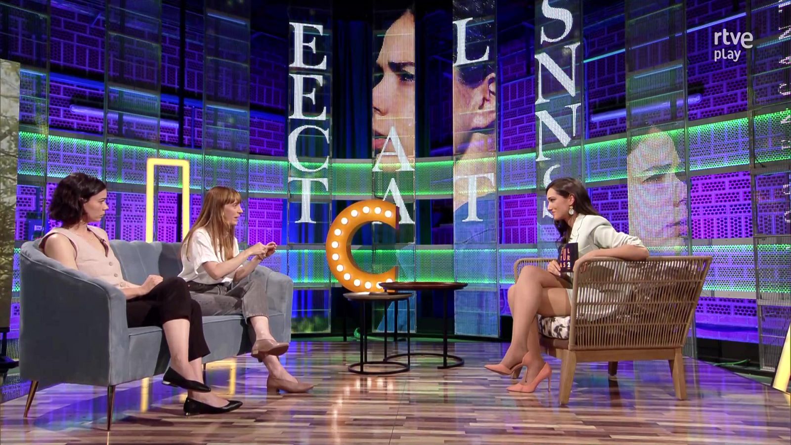 Culturas 2 - Entrevista a Elena Trapé y Laia Costa - Culturas 2 | Ver