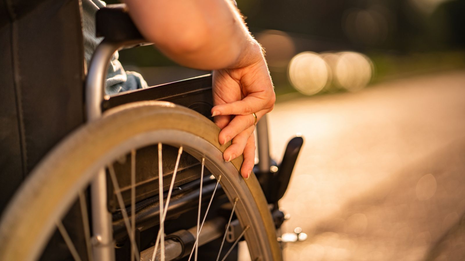 Berta, la joven tetrapléjica que no podrá hacer el MIR por ser considerada "no apta"