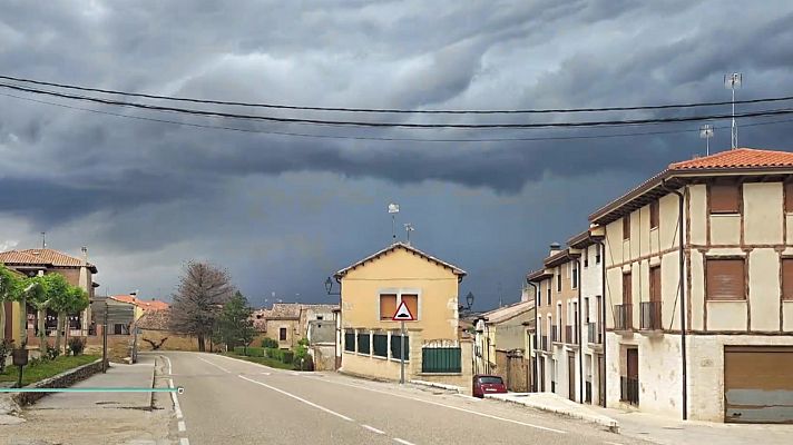 Intervalos nubosos, y nubosidad de evolución diurna y chubascos y tormentas casi generalizados en el interior peninsular y Baleares