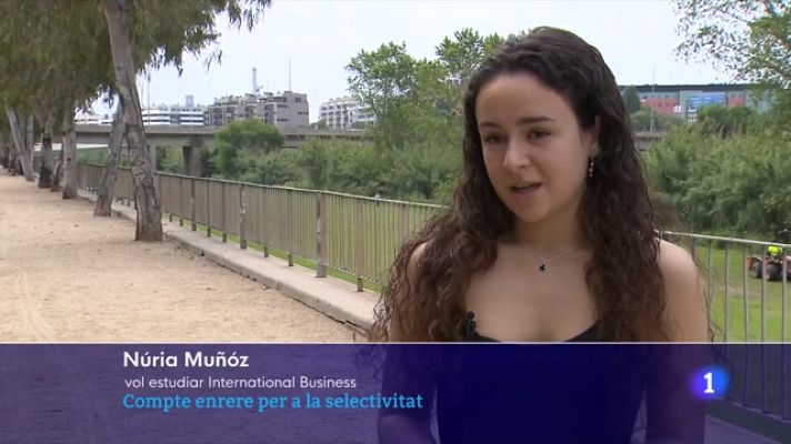 L'Informatiu - Com es preparen els alumnes per a les PAU?