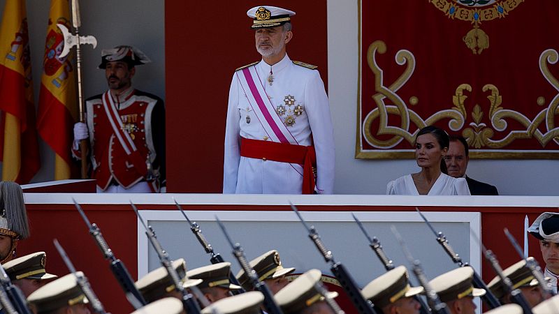 Más de 3.100 militares desfilan en el Día de las Fuerzas Armadas en un acto presidido por los reyes