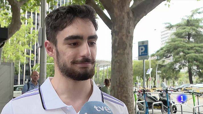 Telediario Matinal - La afición del Bernabéu, sorprendida con el adiós de Benzema