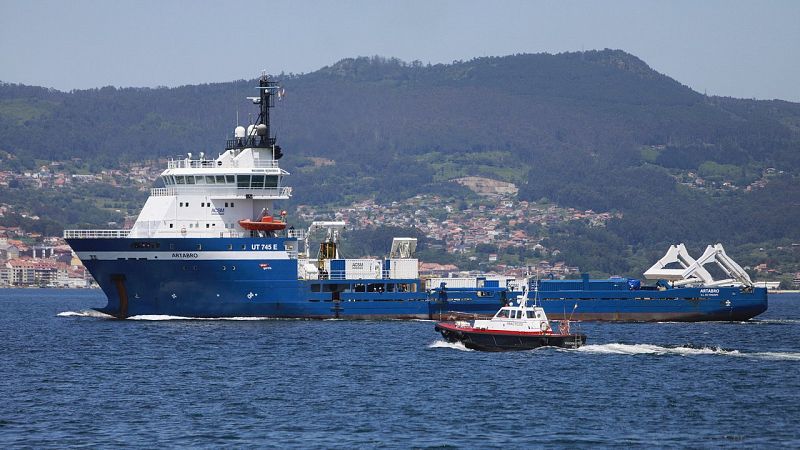 El buque de inspección del 'Pitanxo' da por terminada su misión y pone rumbo a Vigo 