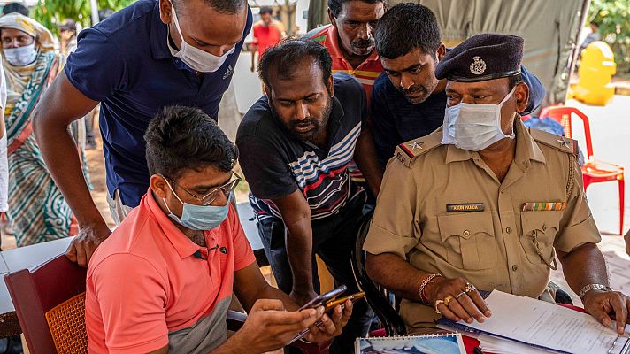 Se restablece el servicio en la zona del accidente de tren en India