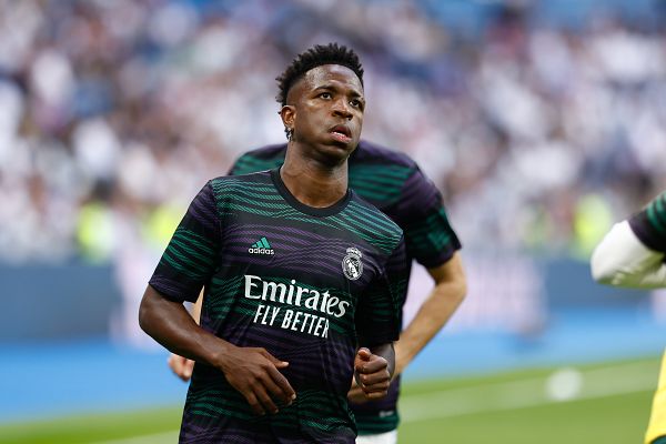 Telediario 2 - La Comisión Antiviolencia propone 60.000€ de multa a los cuatro aficionados que colgaron el muñeco de Vinicius