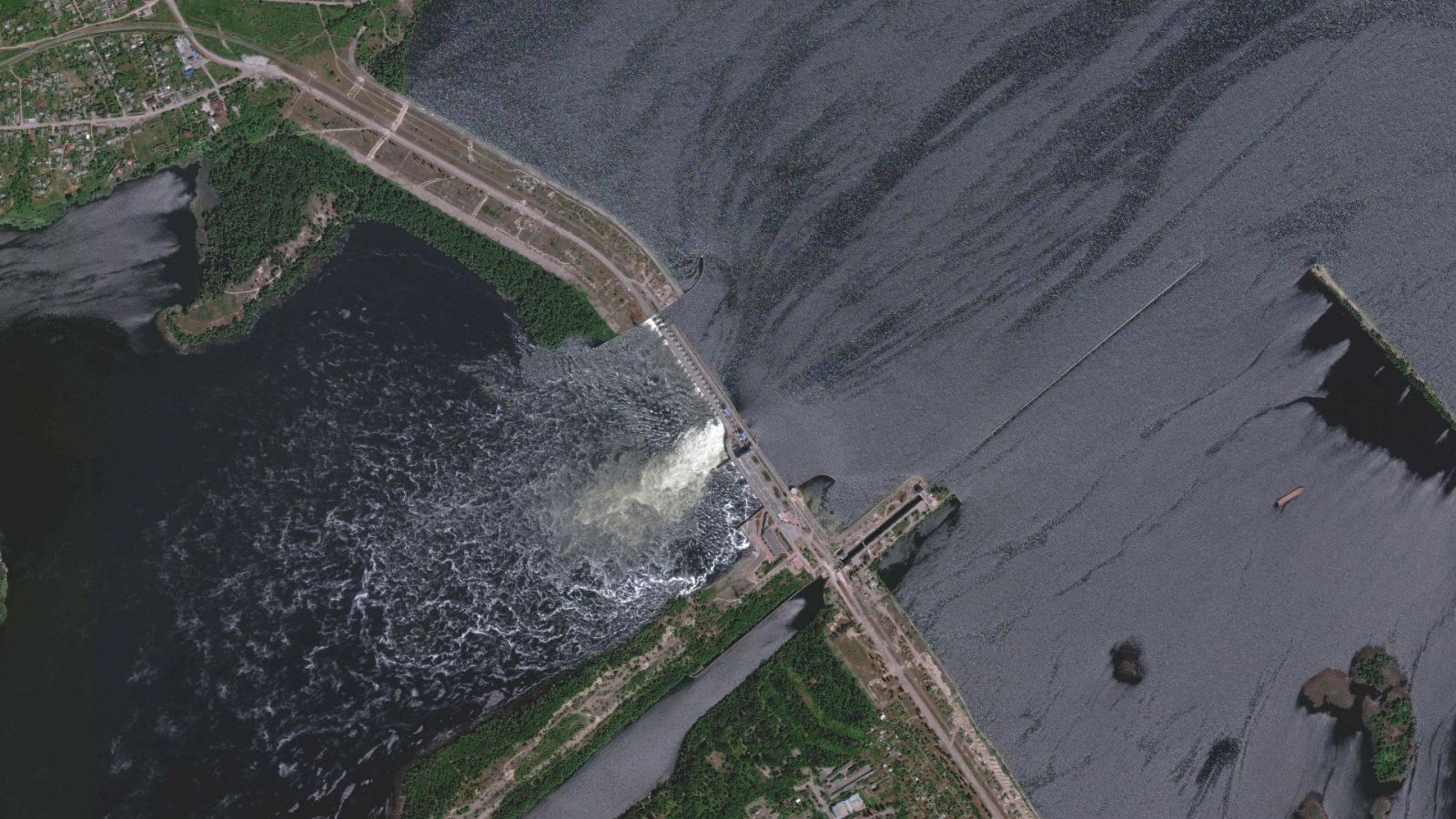 Destrucción de una presa en Ucrania: "Puede afectar hasta 80 localidades, dejando sin agua y electricidad" - Ver ahora