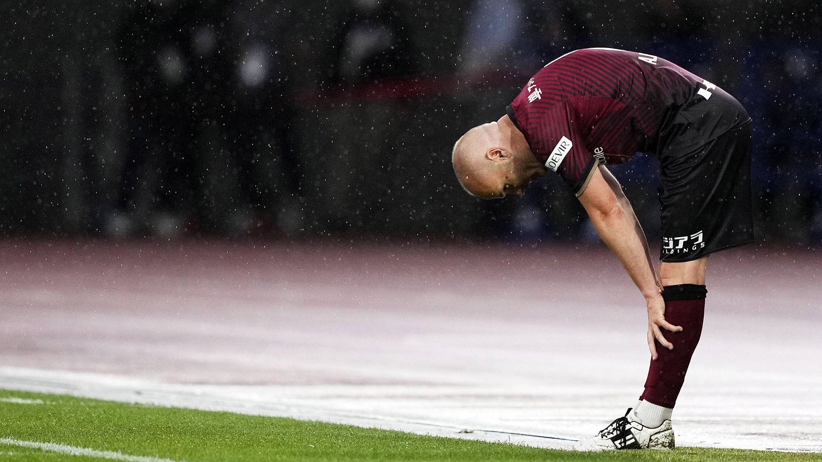 Iniesta se despide del Vissel Kobe en un partido homenaje contra el FC Barcelona - ver ahora