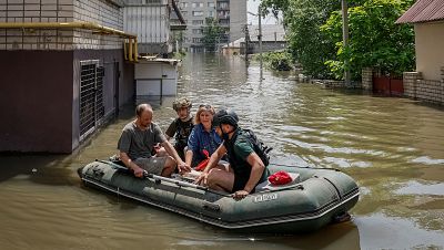 Continúan las evacuaciones en Ucrania tras el colapso de la presa de Nova Kajovka