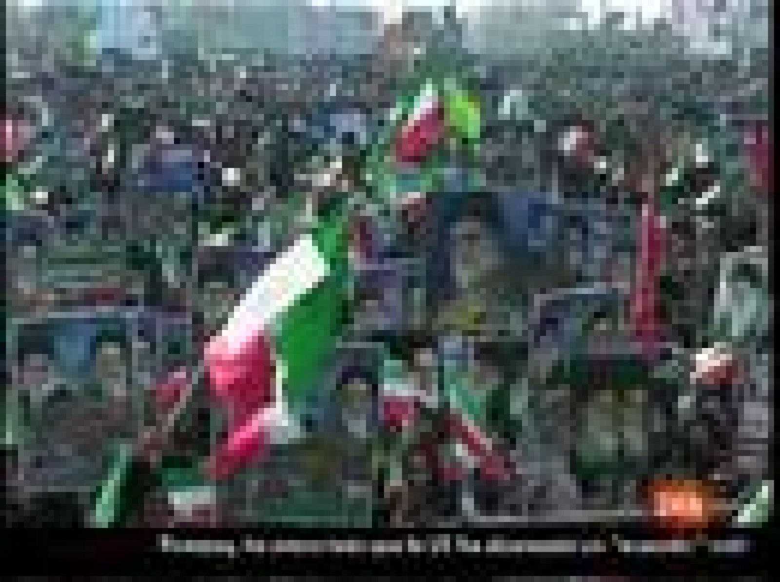 Los enfrentamientos entre opositores y partidarios del presidente Ahmadineyad marcan las celebraciones del 31 aniversario de la Revolución Islámica.  