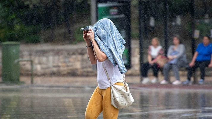 Las lluvias continúan este viernes en las mitades noroeste y norte de la Península