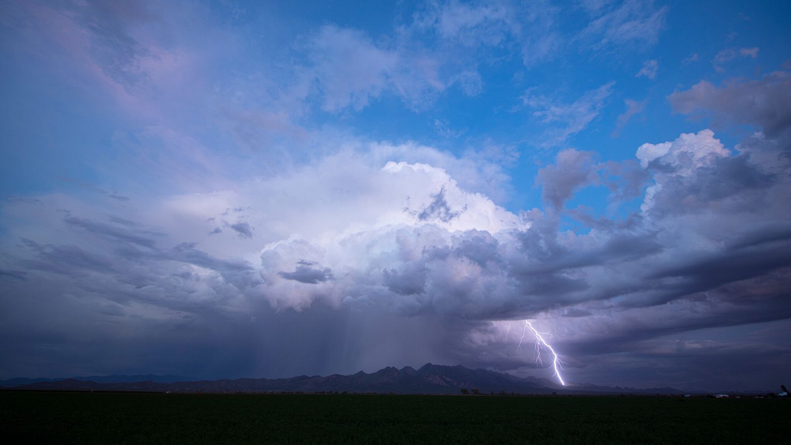 Un planeta espectácular - Episodio 1: Relámpagos - ver ahora