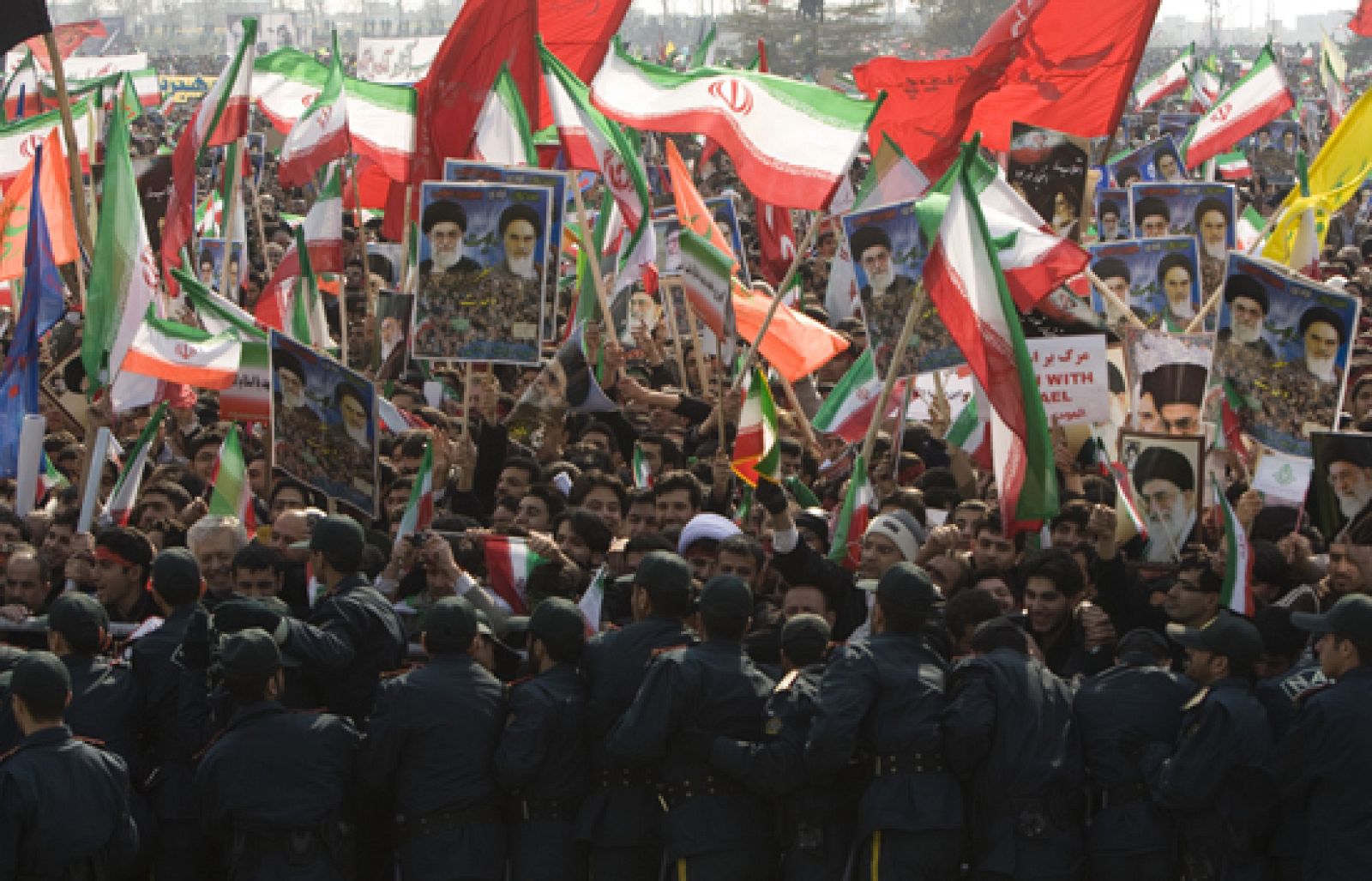 En Irán, las fuerzas de seguridad han reprimido en las calles las manifestaciones de los opositores | Ver