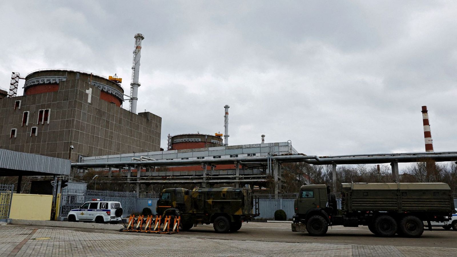 Tras la voladura de la presa peligra la refrigeración de la central de Zaporiyia