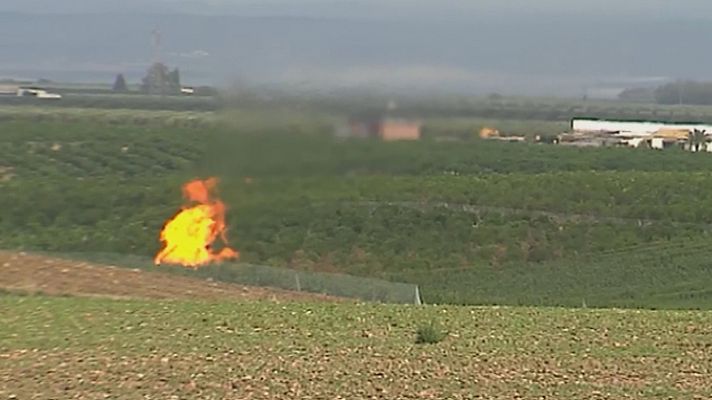 Una enorme columna de fuego lleva una semana activa en Córdoba