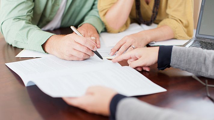 Telediario 1 - Cada vez se dan menos hipotecas: el 20% de la banca rechaza conceder más préstamos