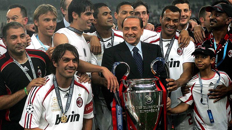 Adiós a Silvio Berlusconi, presidente del AC Milan en una etapa gloriosa -- Ver ahora