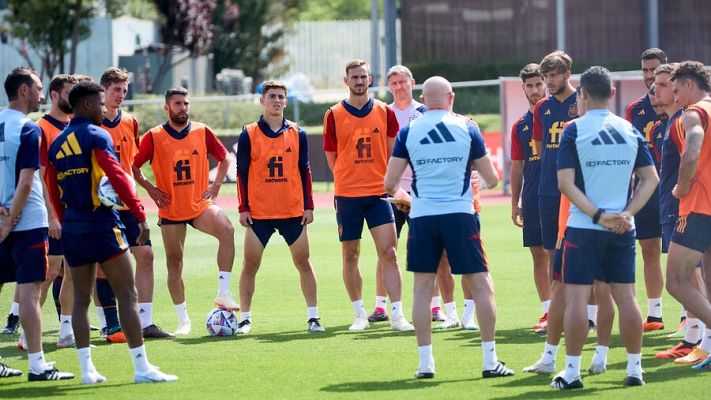 Telediario 1 - Carvajal y Simón respaldan a Luis de la Fuente