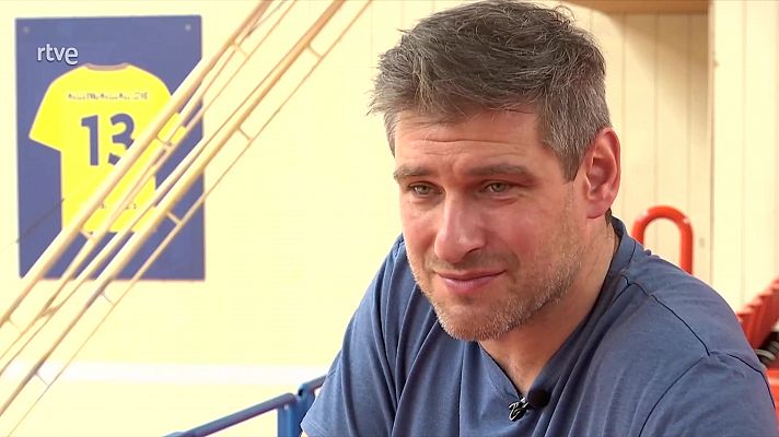 Telediario 2 - Julen Aginagalde deja las pistas, pero sigue en el balonmano