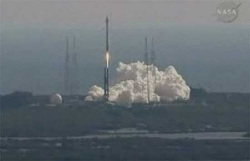  La NASA ha lanzado con éxito su nuevo observatorio solar al espacio, después de que tuviera que aplazar el miércoles el primer intento debido a condiciones meteorológicas adversas en Cabo Cañaveral, en el sur de Florida.