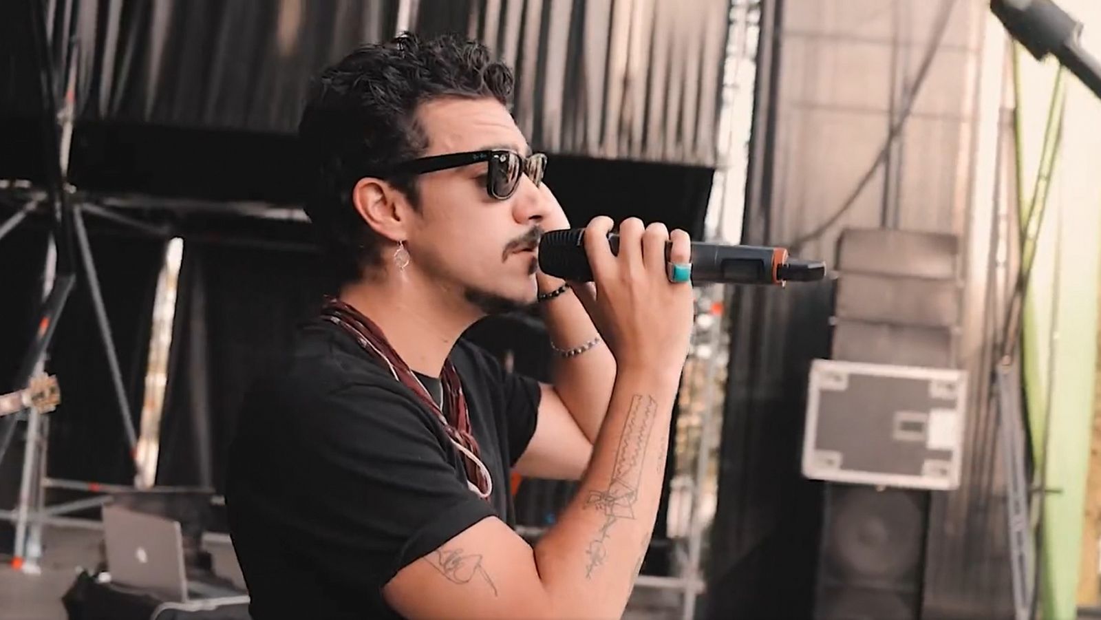 Gonzalo Hermida, autor de la BSO de La Promesa de TVE, presenta 'Ciudad Intermitente', su segundo disco