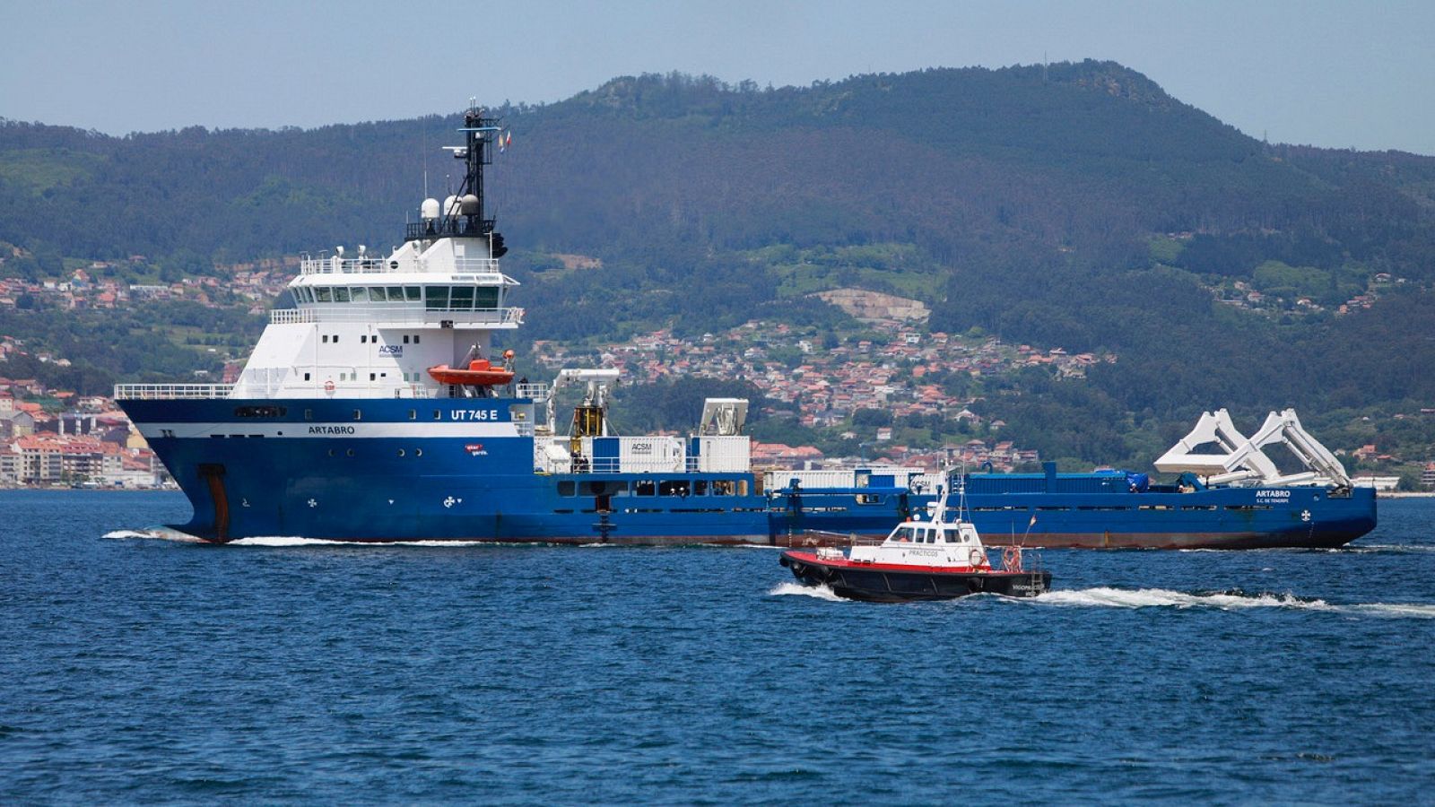 El buque que localizó al Villa de Pitanxo llega a Vigo con imágenes clave para la investigación
