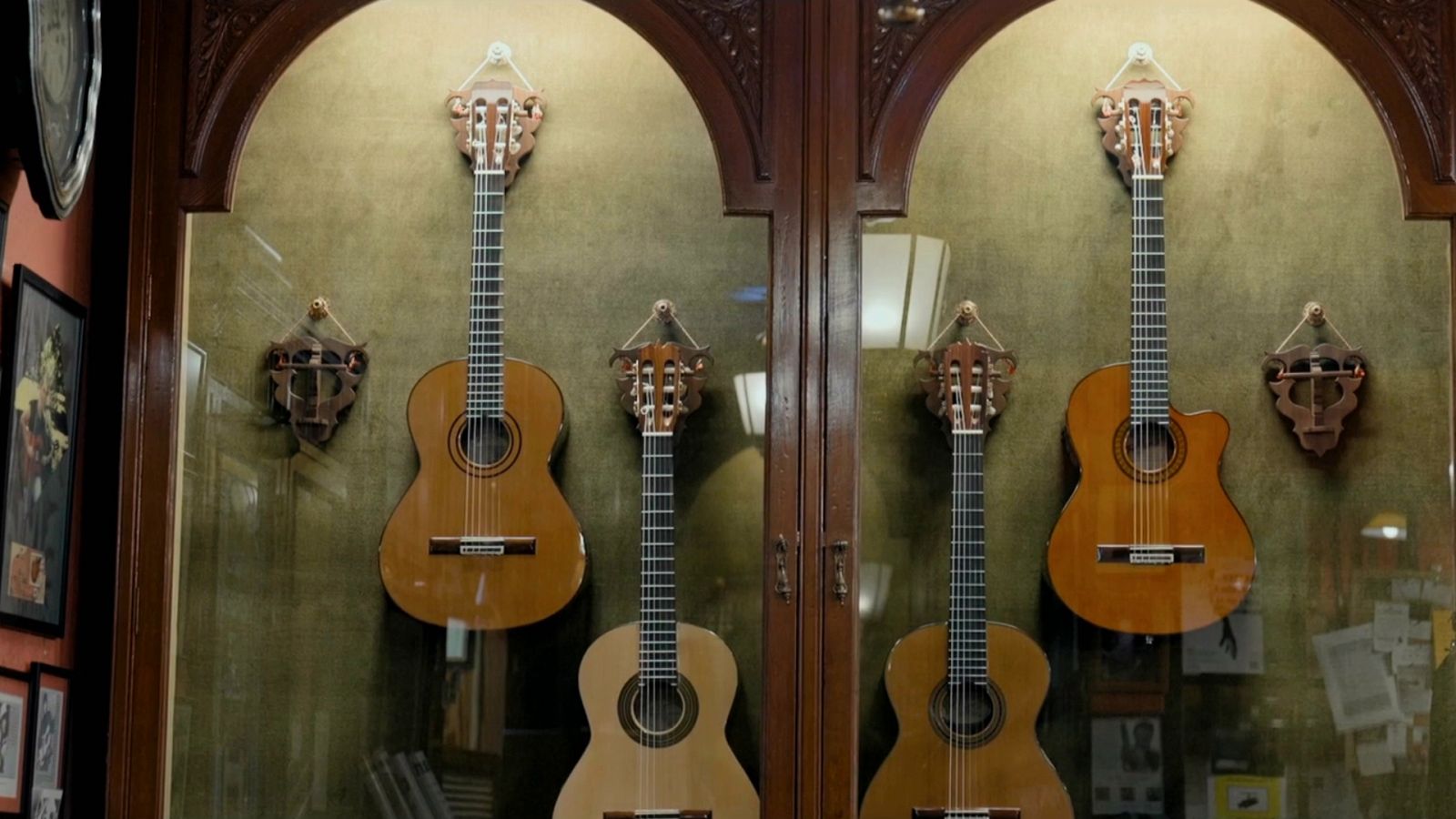 Guitarras artesanas: ¿Cómo digitalizar un negocio de 140 años de historia?