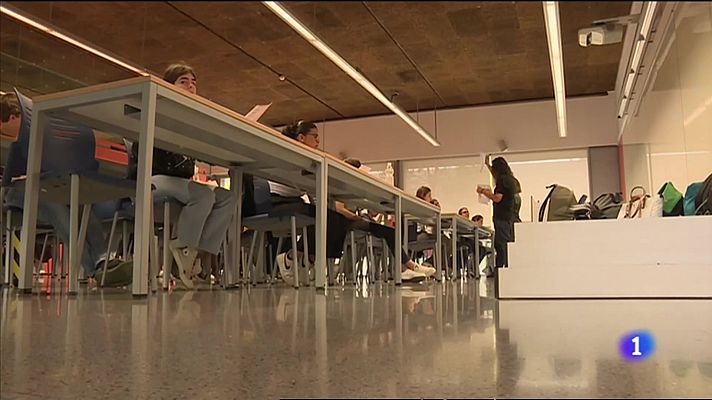 L'informatiu - Comunitat Valenciana - Los expertos recomiendan elegir carreras por vocación y no únicamente por salidas laborales