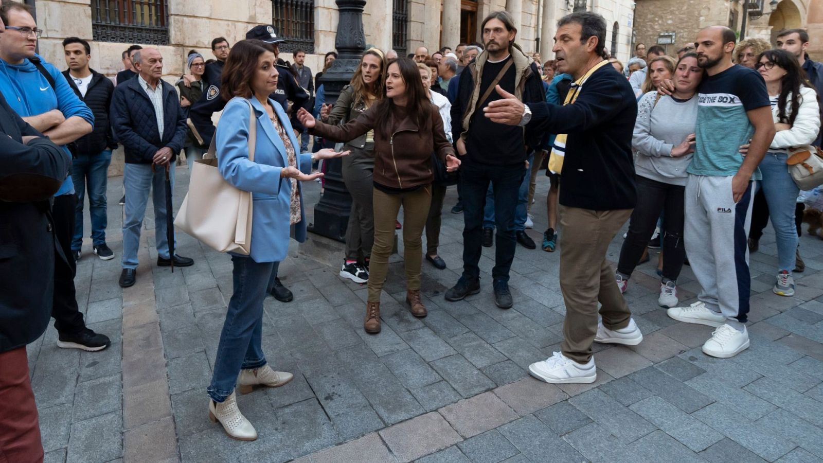 Alcaldesa de Teruel sobre el derrumbe del edificio: "Estamos volcados en atender a las familias" - Ver ahora