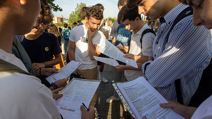 Telediario 1 - El debate de la inflación de las notas de la EBAU