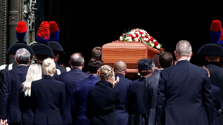 Telediario 1 - Despedida multitudinaria en Milan a Berlusconi