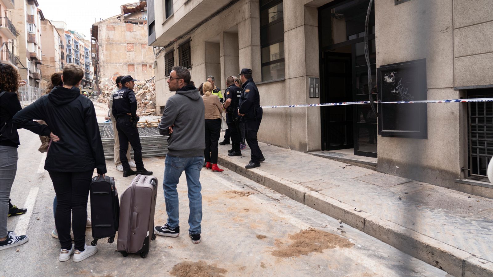 Los vecinos del edificio derrumbado en Teruel estudian denunciar