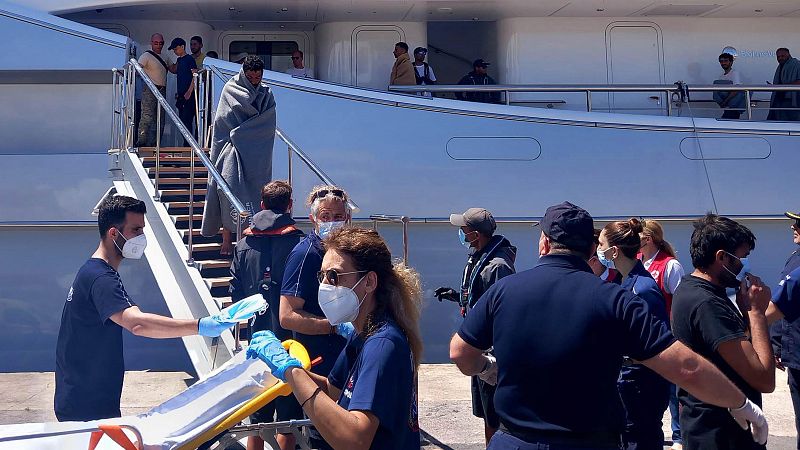 Al menos 79 migrantes mueren tras el naufragio de una embarcación en Grecia